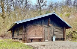 Außenaufnahme der Grillhütte Kröffelbach